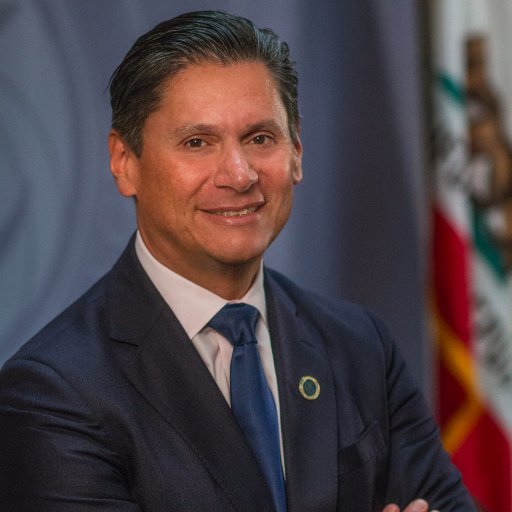 Eloy Ortiz Oakley The Lew Edwards Group